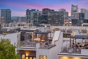 Walk to Broadway! Rooftop/Fire Pit/Views/14 beds