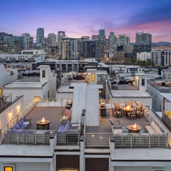 2 Massive Homes/Rooftop Views/ Walkable / 24 beds