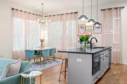 8 Beds! | Rooftop Lounge + 6 Min to Broadway - Image 4