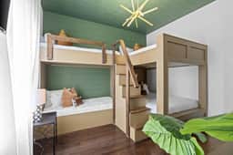Walk to Broadway! Rooftop/Fire Pit/Views/14 beds - Image 5