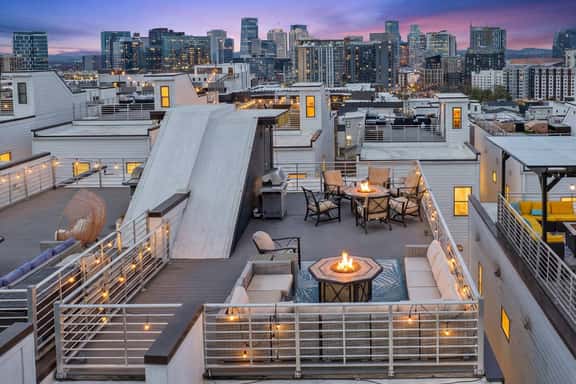 Gulch Rooftop! Views! Sleeps Big Groups! Walkable! - Image 1