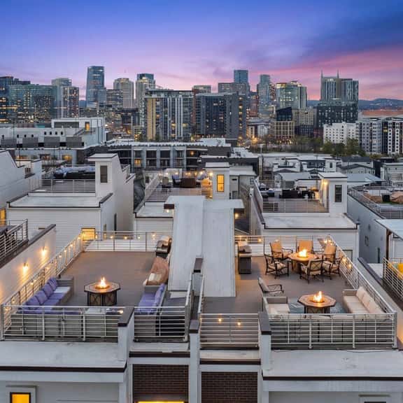 2 Massive Homes/Rooftop Views/ Walkable / 24 beds - Image 1