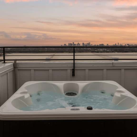 Peaceful 4-story retreat • Rooftop hot tub + Views - Image 1