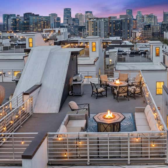 Gulch Rooftop! Views! Sleeps Big Groups! Walkable! - Image 1