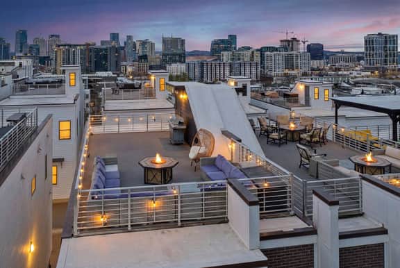 2 Massive Homes/Rooftop Views/ Walkable / 24 beds - Image 2
