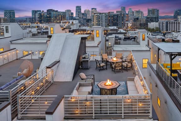 Gulch Rooftop! Views! Sleeps Big Groups! Walkable! - Image 1